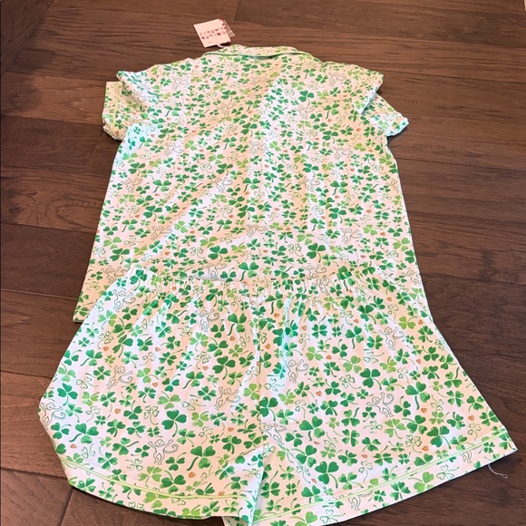 New With Tags Roller Rabbit Painted Shamrock Polo Pajamas Sz M - Picture 6 of 6